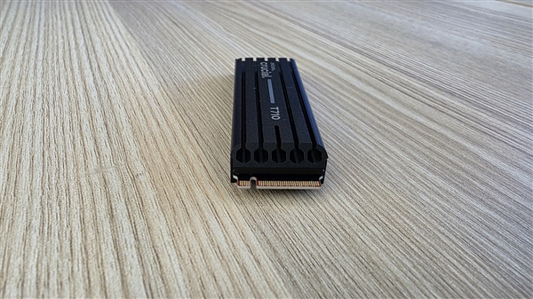 英睿达宣布PCIe 5.0 SSD T710：读取高达14.9GB/s 其他弱点