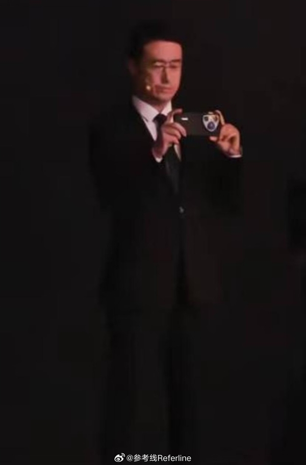 疑华为Pura 80 Ultra惊喜现身：鸿蒙之光来了