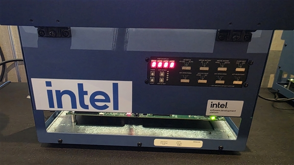 Intel下代处理器Panther Lake首次公开运行：明年大规模上市