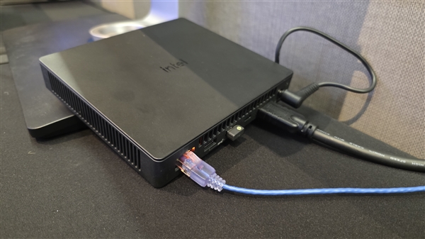 Intel下代处理器Panther Lake首次公开运行：明年大规模上市