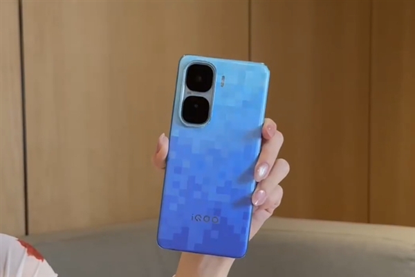 一图读懂iQOO Neo10 Pro+：骁龙8至尊版+2K直屏 2379.15元杀疯了