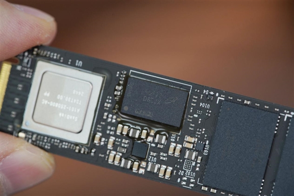 世界最快PCIe 5.0 SSD！闪迪WD_BLACK SN8100图赏