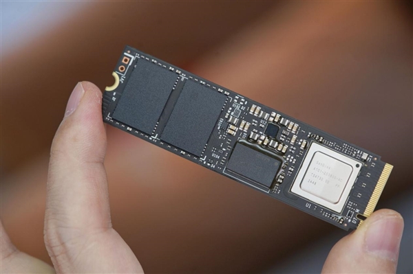 世界最快PCIe 5.0 SSD！闪迪WD_BLACK SN8100图赏