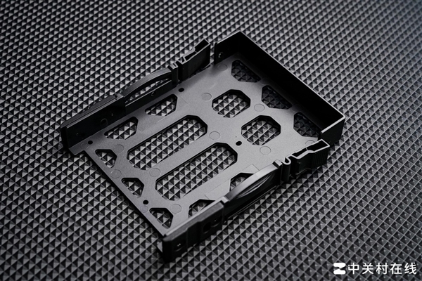 绿联NAS私有云DH4300 Plus评测 四盘家庭数据中心轻松打造