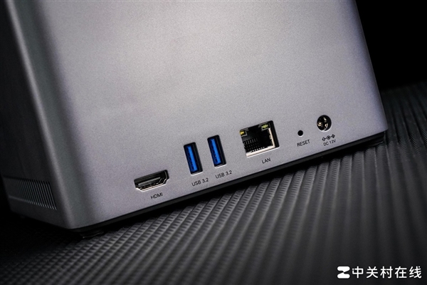 绿联NAS私有云DH4300 Plus评测 四盘家庭数据中心轻松打造