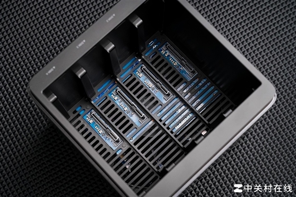 绿联NAS私有云DH4300 Plus评测 四盘家庭数据中心轻松打造