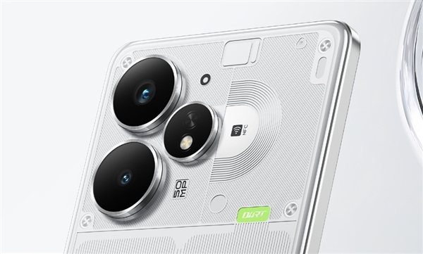 真我Neo7 Turbo透明灰真机首曝：透明背壳 1:1还原内部结构