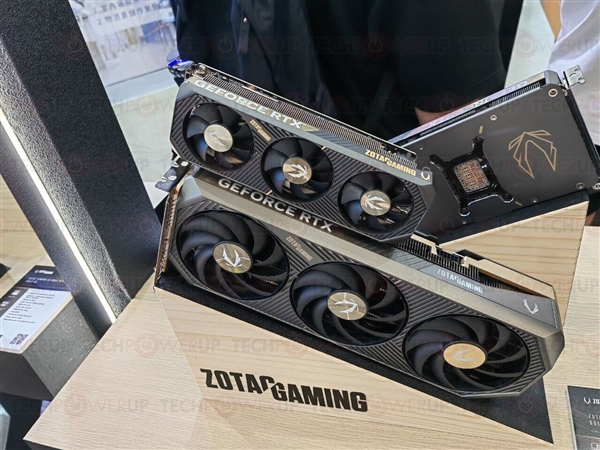 索泰、技嘉都有半高式刀卡RTX 5060：都是三风扇