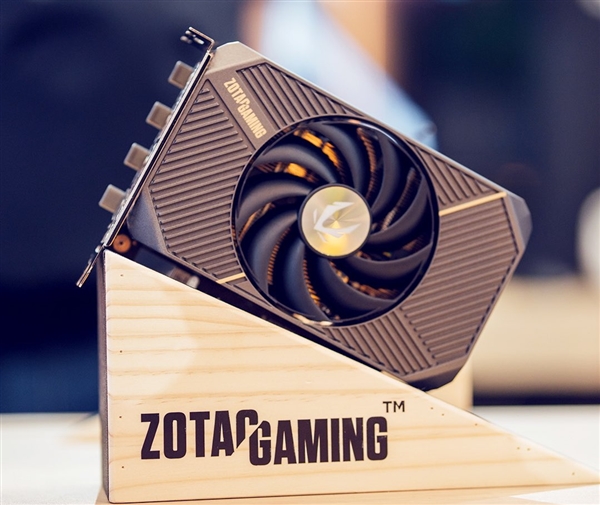 索泰、技嘉都有半高式刀卡RTX 5060：都是三风扇