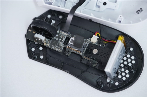 全球首搭NORDIC 54芯片！雷柏VT7二代系列鼠标图赏