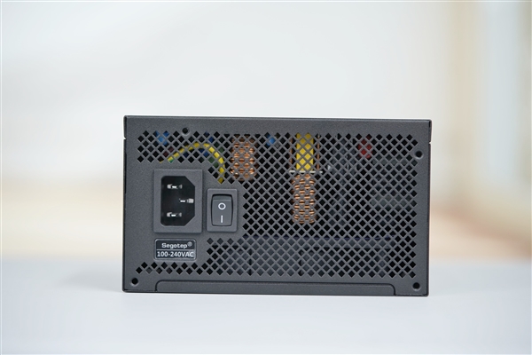 鑫谷“灵眸”系列首款数字电源！数智DM-850G图赏