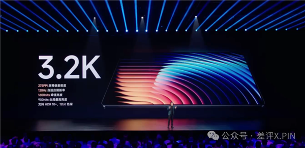 左手YU7 右手玄戒O1 小米15周年太狠了