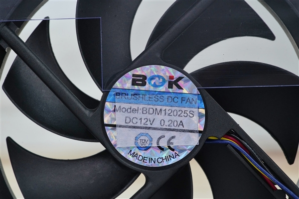 鑫谷“灵眸”系列首款数字电源！数智DM-850G图赏