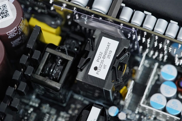 鑫谷“灵眸”系列首款数字电源！数智DM-850G图赏