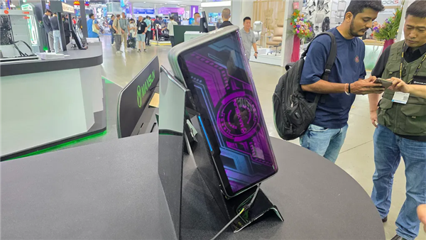 设计完全不拘一格！铭瑄展示RGB液冷RXT 50概念显卡