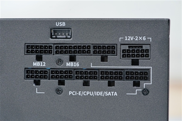 鑫谷“灵眸”系列首款数字电源！数智DM-850G图赏