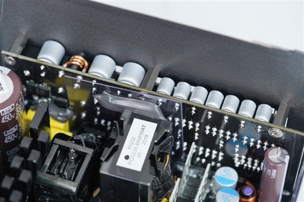 鑫谷“灵眸”系列首款数字电源！数智DM-850G图赏