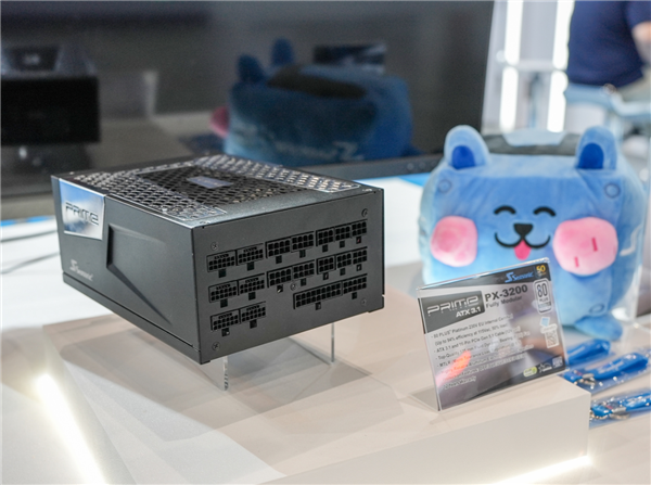 海韵3200W电源配备6个16针接口：杜绝显卡烧毁