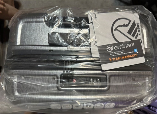 台积电员工专用20寸行李箱公然叫卖：价格高达12万元