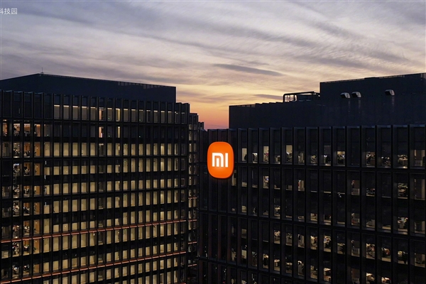 小米手机重回中国第一！高端机出货占比四分之一