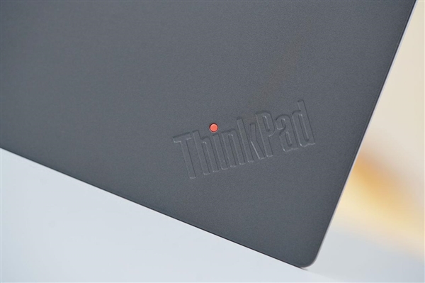 经典小红帽设计！联想ThinkPad E14 2025图赏