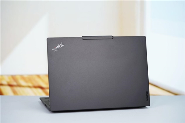 经典小红帽设计！联想ThinkPad E14 2025图赏