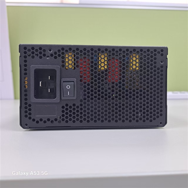 唯一钛金标准！鑫谷3200W电源首秀：多达8个12V-2x6 16针接口