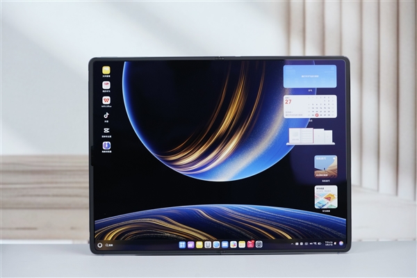 华为首款鸿蒙折叠屏电脑！MateBook Fold非凡大师图赏