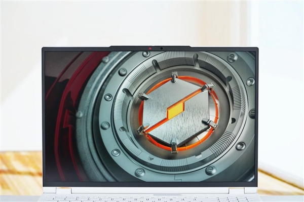 酷睿Ultra 9+RTX 5090双绝！机械革命耀世16 Ultra图赏