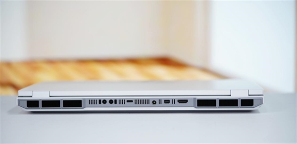 酷睿Ultra 9+RTX 5090双绝！机械革命耀世16 Ultra图赏