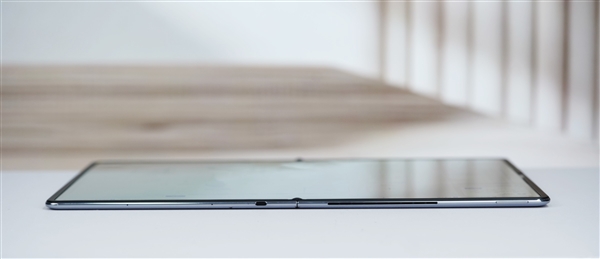 华为首款鸿蒙折叠屏电脑！MateBook Fold非凡大师图赏