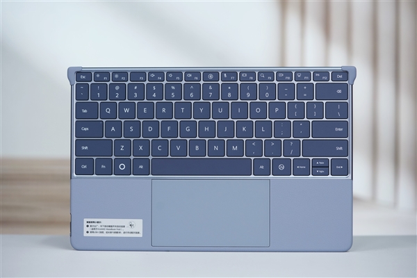 华为首款鸿蒙折叠屏电脑！MateBook Fold非凡大师图赏