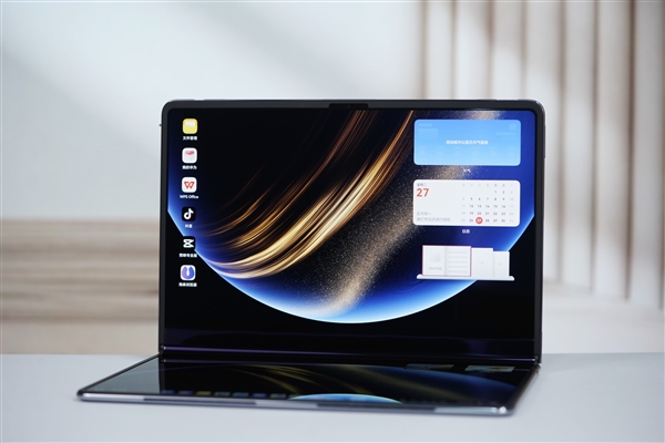 华为首款鸿蒙折叠屏电脑！MateBook Fold非凡大师图赏