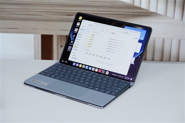 华为首款鸿蒙折叠屏电脑！MateBook Fold非凡大师图赏