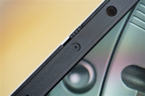 酷睿Ultra 9+RTX 5090双绝！机械革命耀世16 Ultra图赏