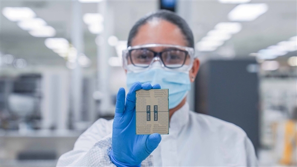 Intel下下代至强又换接口LGA9324！针脚第一次突破1万个