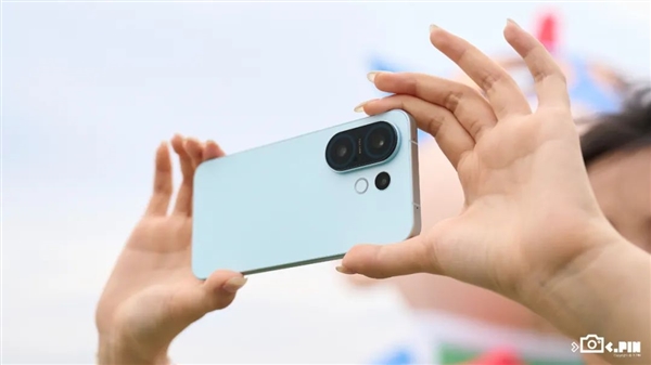 续航拍照全拉满就算了 还搞胶片氛围感 vivo太懂年轻人了