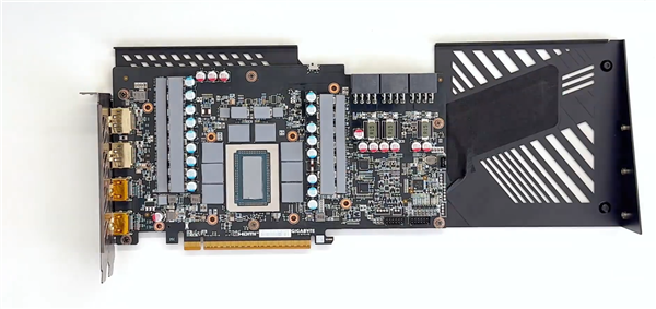 RX 9070 XT用导热垫替换凝胶：显存温度直降7度！