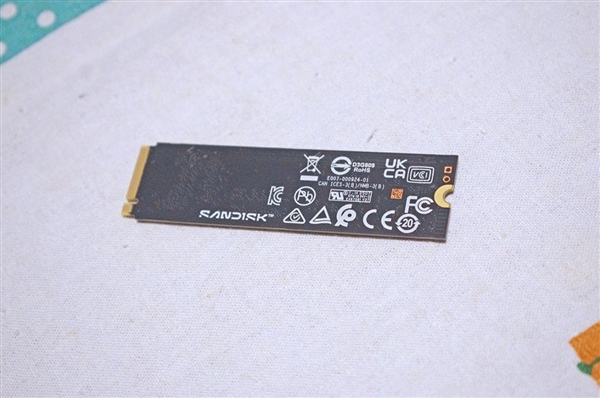 【众测】极致性能 只为最佳体验！WD_BLACK SN8100 2B SSD评测