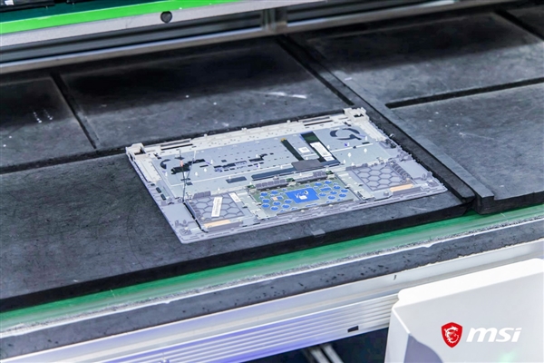 微星笔记本昆山工厂行：27.2万平米最大！自动化程度令人惊叹