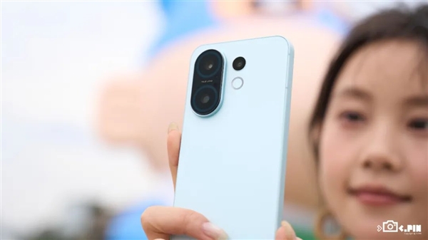 续航拍照全拉满就算了 还搞胶片氛围感 vivo太懂年轻人了