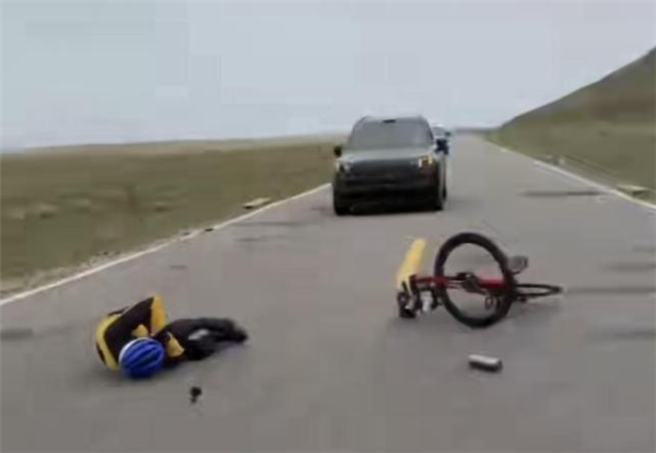 俞敏洪骑车摔倒深夜发博：感谢关心 皮外伤