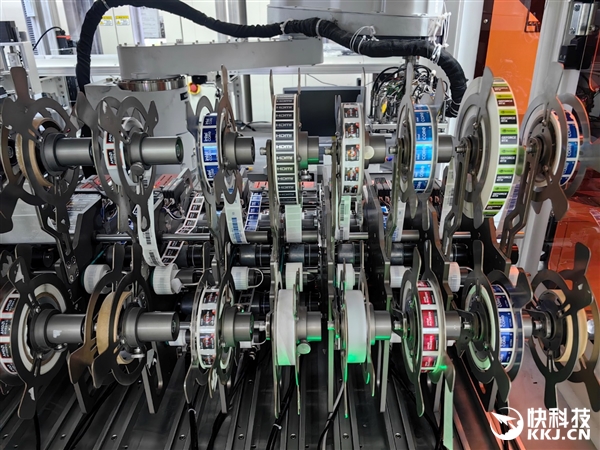 微星笔记本昆山工厂行：27.2万平米最大！自动化程度令人惊叹