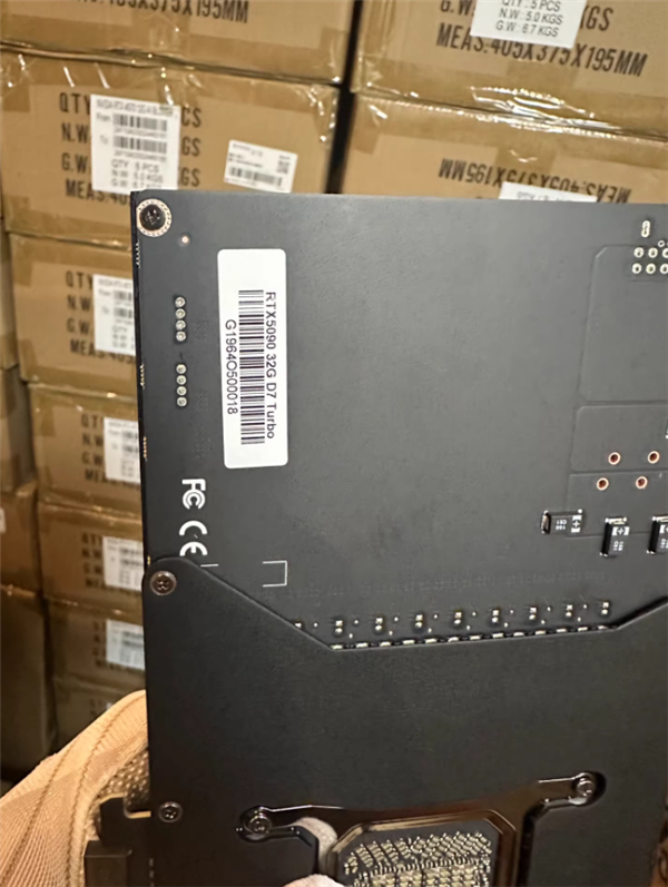 暴力涡轮风扇版RTX 5090现身国内：只要2.6万！还有3年质保