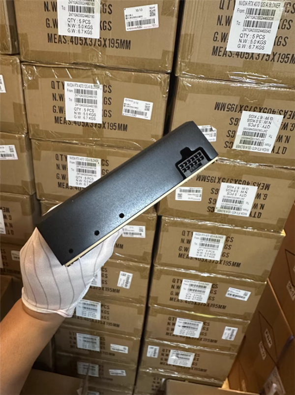 暴力涡轮风扇版RTX 5090现身国内：只要2.6万！还有3年质保