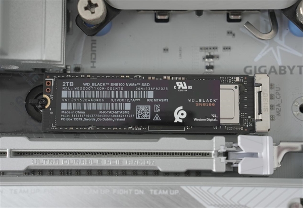 【众测】最强桌面PCIe5 .0 SSD！WD_BLACK SN8100 2TB评测：感受近15GB/s的恐怖速度