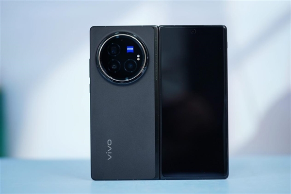 全球最轻大折叠！vivo X Fold5最快6月发布