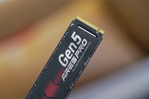 Gen5终极利器！雷克沙ARES PRO Gen5 SSD 4TB图赏