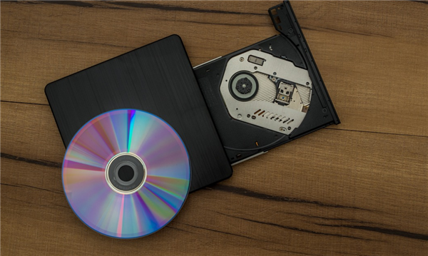 古老的CD抓轨软件时隔16年首次更新！完全兼容Windows 11