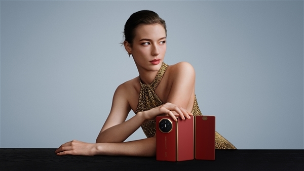 领先苹果iPhone 17 Air！华为Mate XTs三折叠将国内首发eSIM